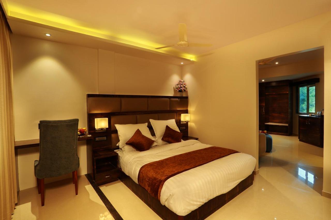 Aura One Hotel Kochi Exterior foto