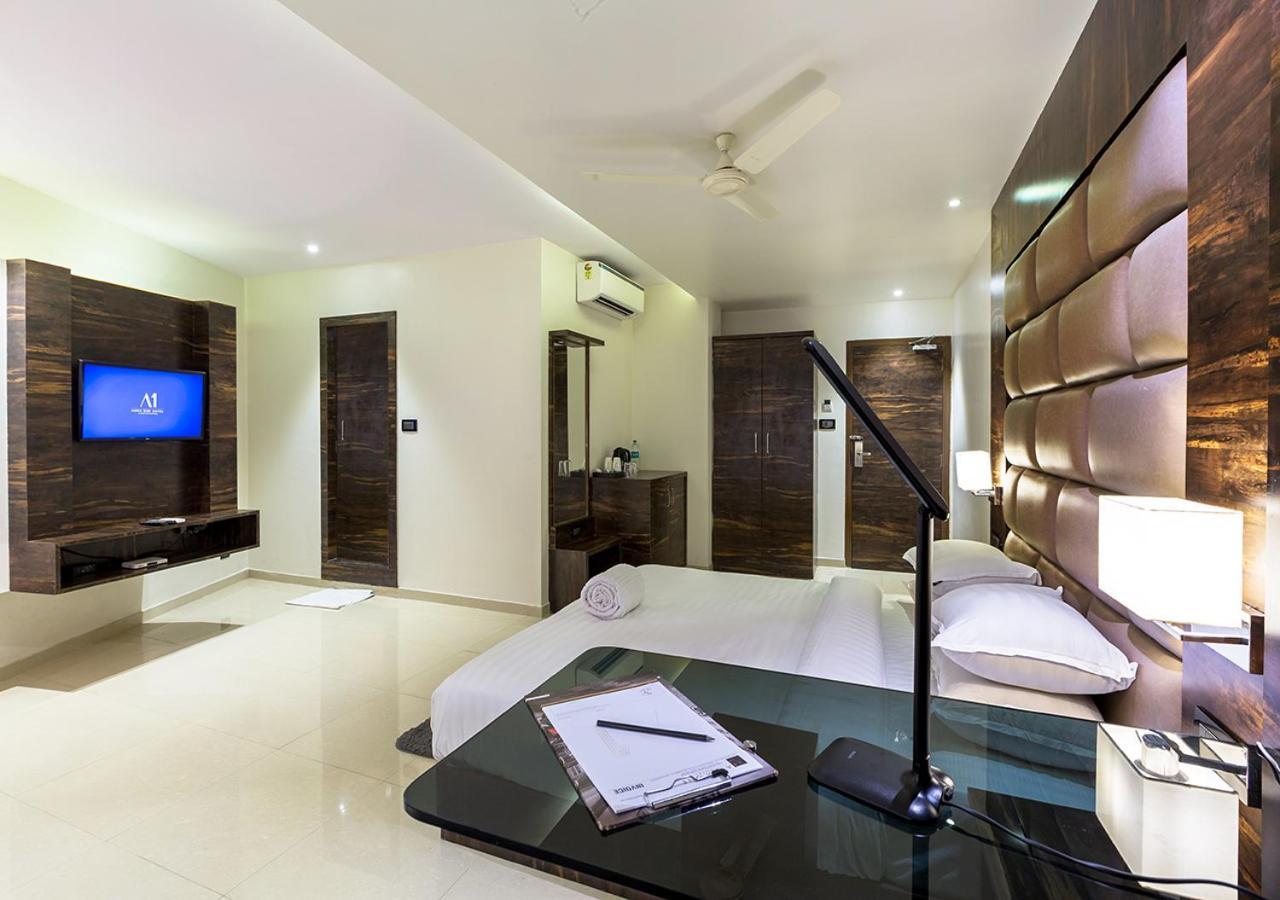Aura One Hotel Kochi Exterior foto